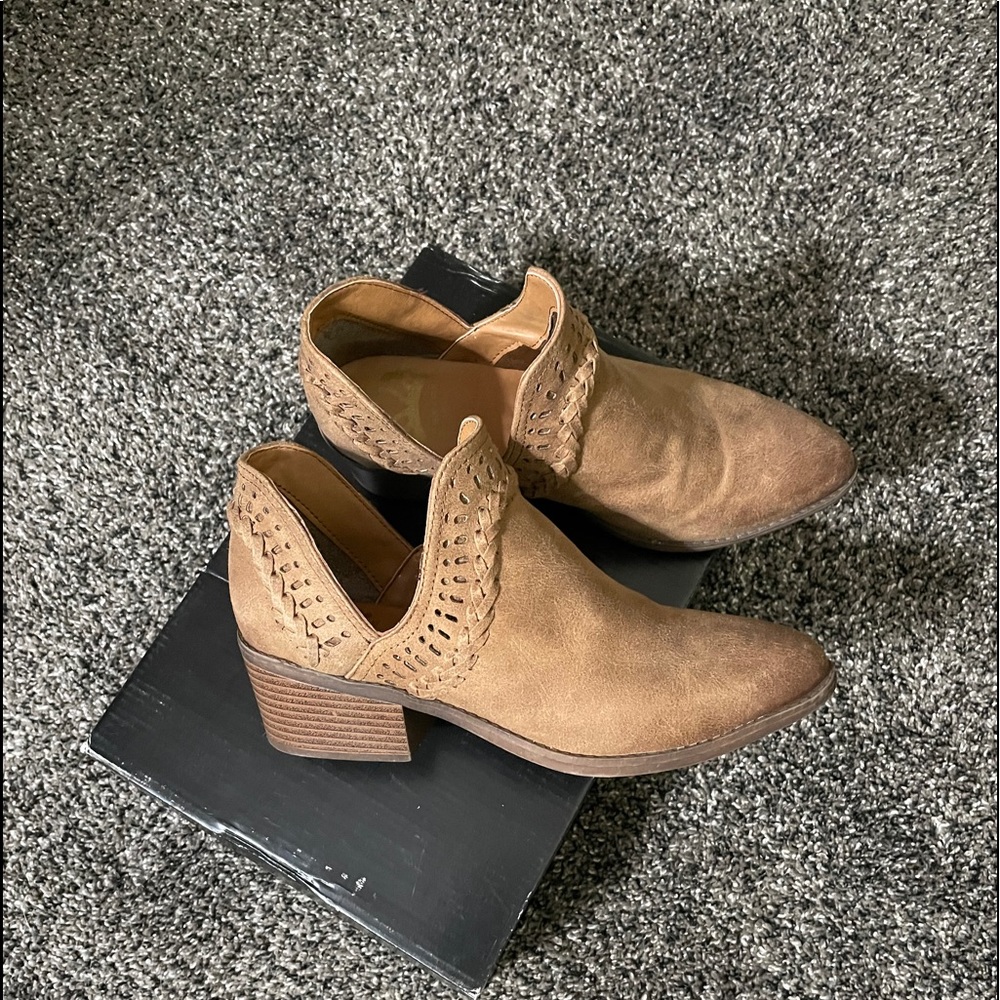 Suede short bootie